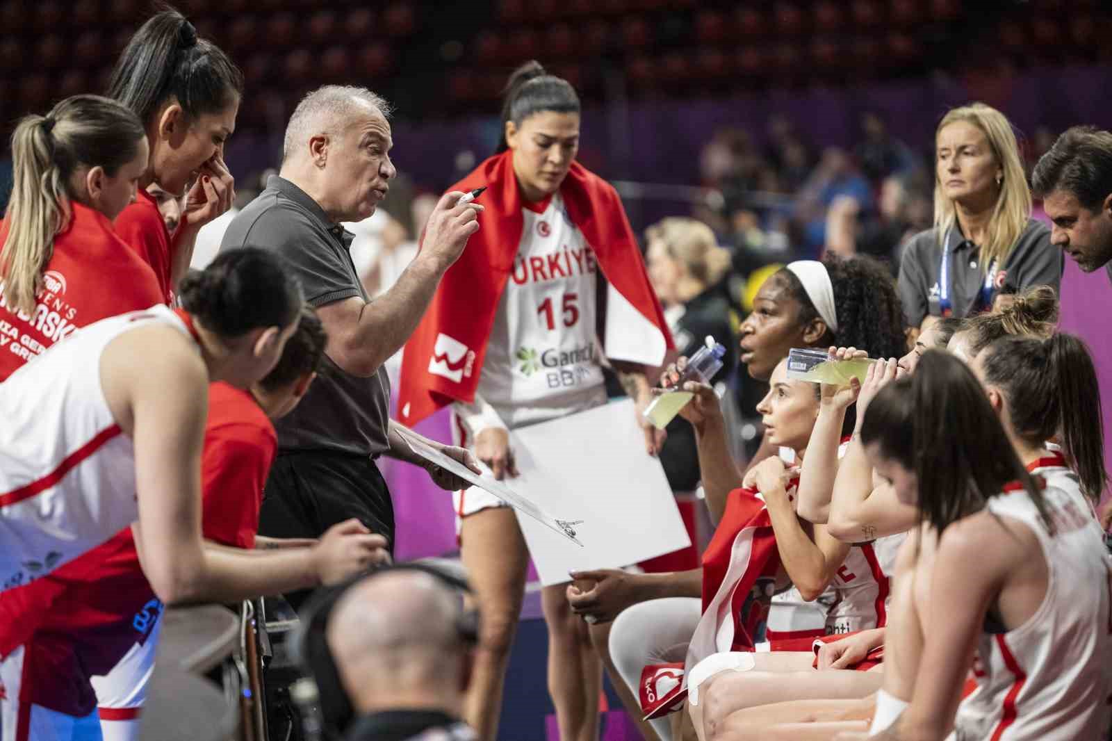 Milli Kadın Basketbol Takımı, Yunanistan maçıyla Avrupa Şampiyonası’nda yarı finale