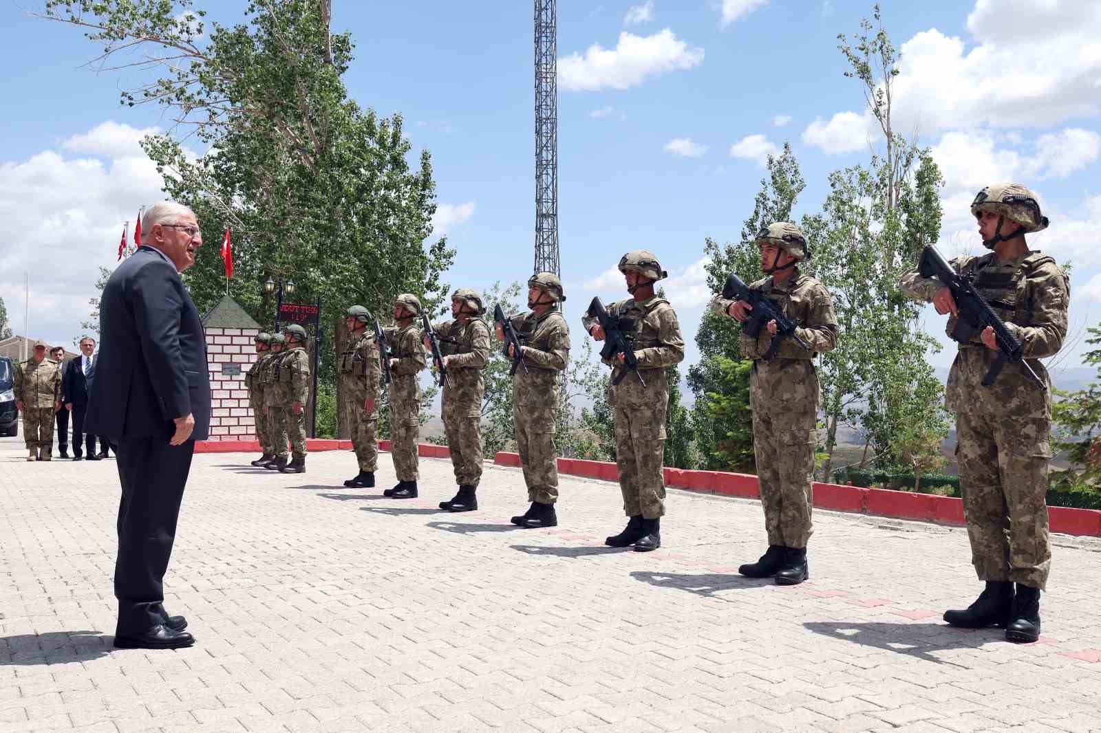 Başkale’deki 4. Hudut Taburunda Toplantı
