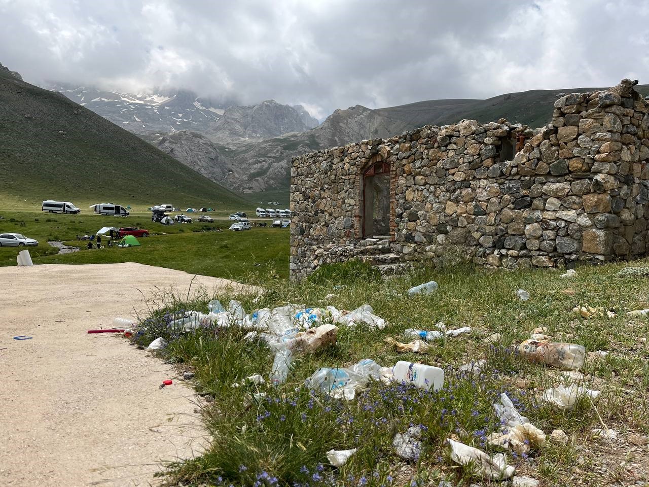 Niğde Ulukışla'daki Karagöl ve Çini Göl, doğal güzellikleri koruma altına