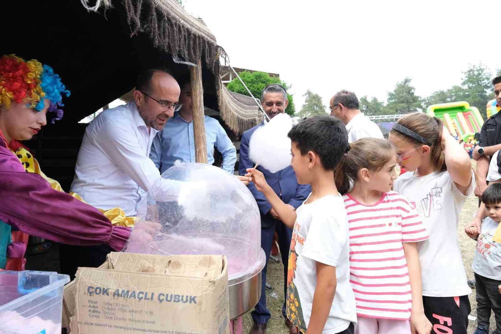 Orhaneli Belediyesi ve Halk Eğitim Merkezi İş Birliğiyle Çocuklar İçin Muhteşem Şenlikler