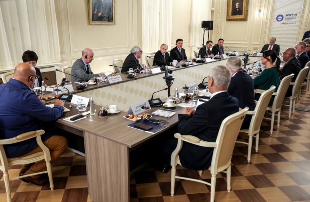 İran’ın Dini Lideri Hamaney ve Güvenlik Konuları