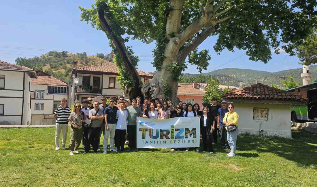 Sakarya Büyükşehir Belediyesi'nin liselerarası tiyatro festivali için düzenlediği doğa ve