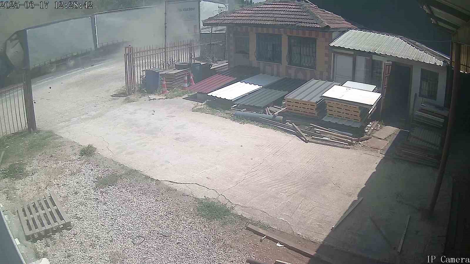 İtfaiye ve Sağlık Ekiplerinin Müdahalesi