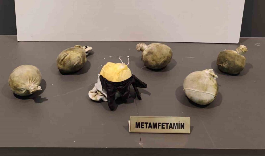 Samsun’da gerçekleştirilen uyuşturucu operasyonunda 1 kilo metamfetamin ele geçirildi. Detaylar
