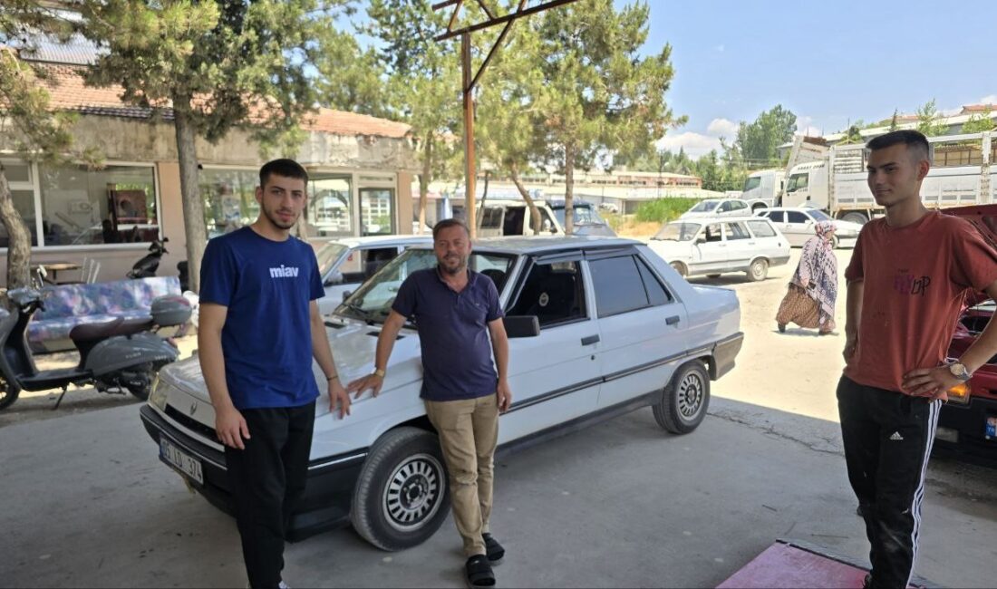 Suluova’da otomobilde mahsur kalan yavru kedi, ustaların dikkatli çalışmasıyla güvende