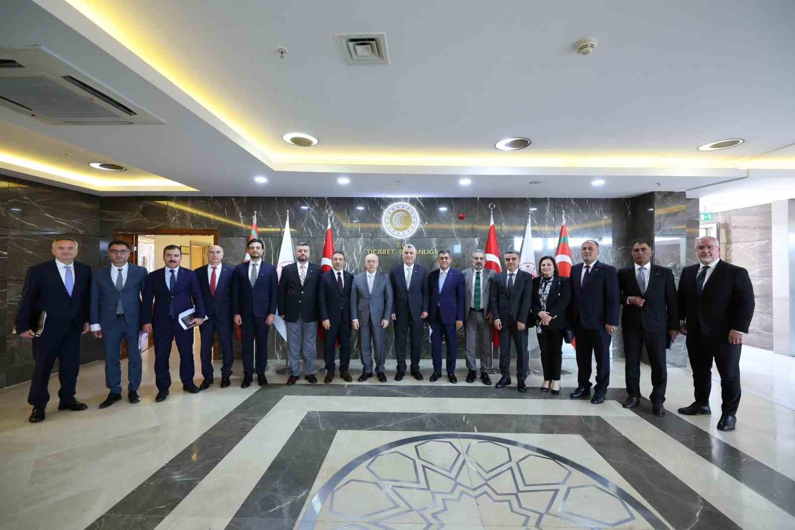 Ticaret Bakanı Ömer Bolat, Uluslararası Nakliyeciler Derneği Yetkilileri ile İşbirliği ve Gelecek Perspektiflerini Görüştü