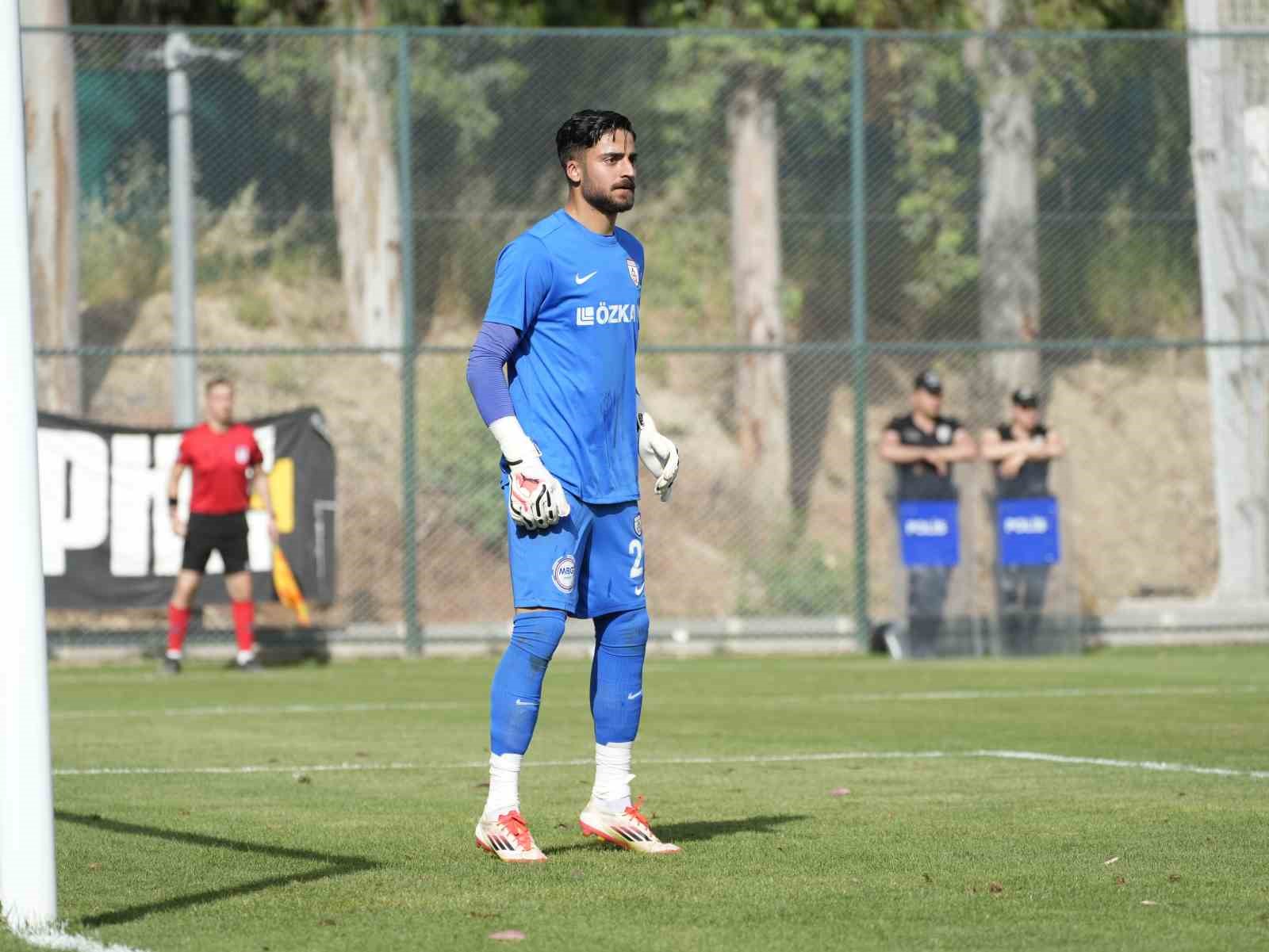 Trabzonspor, Yetenekli Genç Kaleci Serhat Öztaşdelen İçin Kanca Attı
