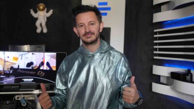 Dünyaca ünlü Türk DJ ve prodüktör Burak Yeter, 55 bin