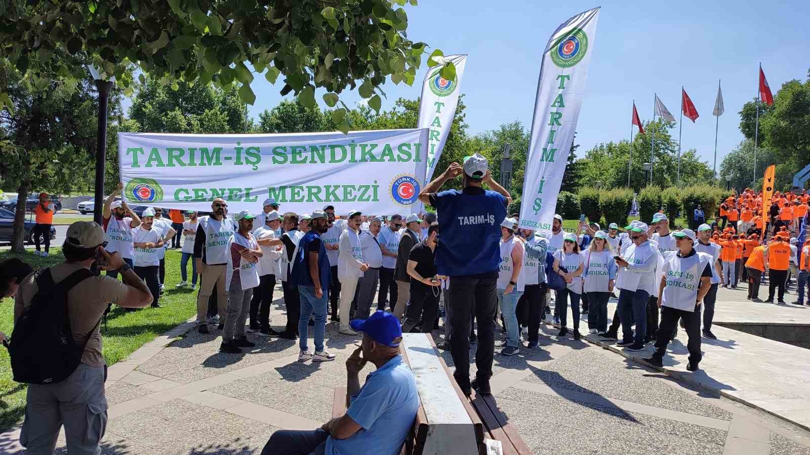 Türkiye İşçi Sendikaları Konfederasyonu (TÜRK-İŞ), Kamu Toplu İş Sözleşmeleri Çerçeve Protokolü’ne Yönelik Taleplerini Yeniden Dile Getirdi