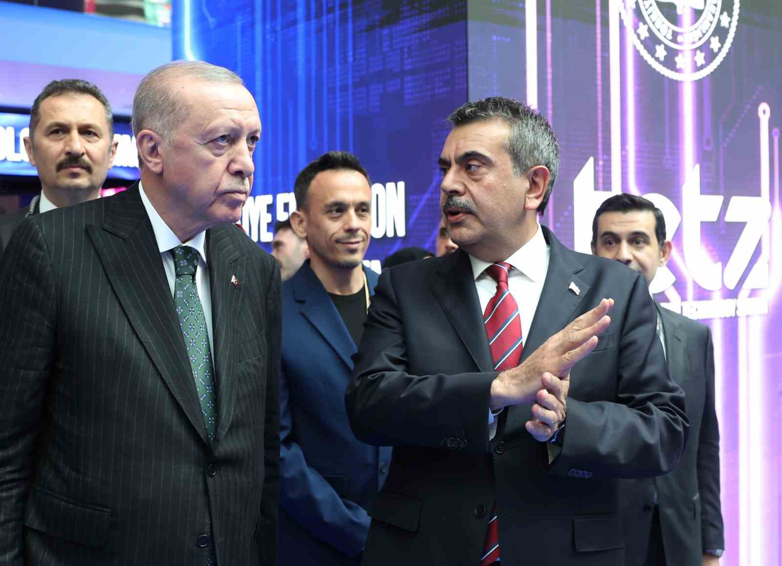 Okullarda Teknolojik Donanım ve Eğitsel İçerik
