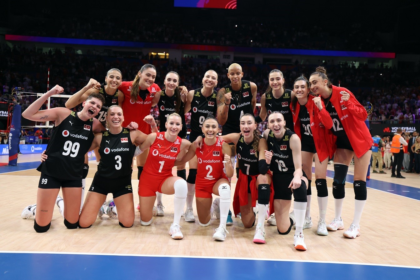 İstanbul'da Voleybol Heyecanı Zirve Yaptı!