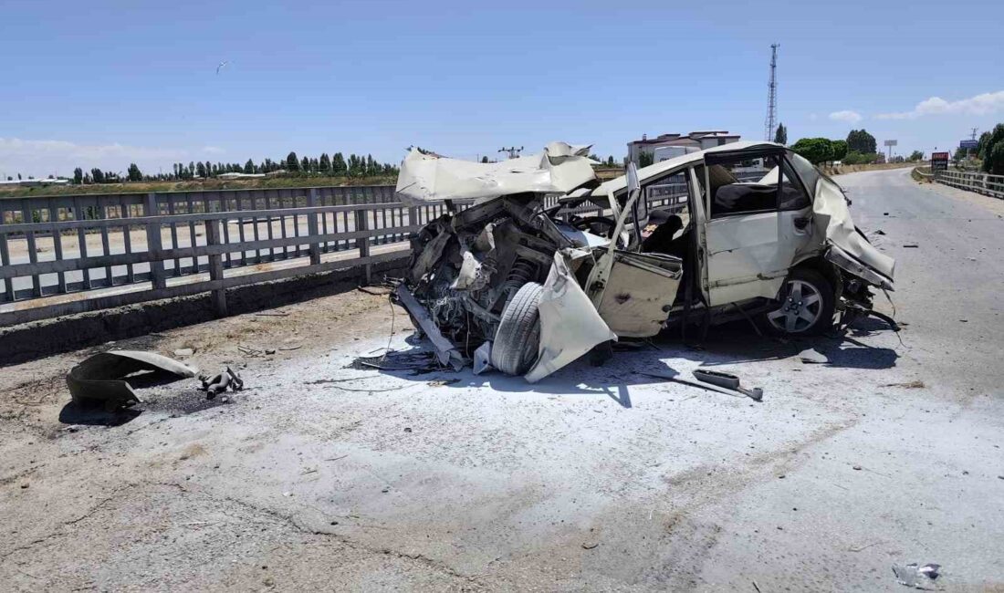 Van Erciş'te trafik kazası: 4 yaralı, tır kaçtı. Detaylar ve
