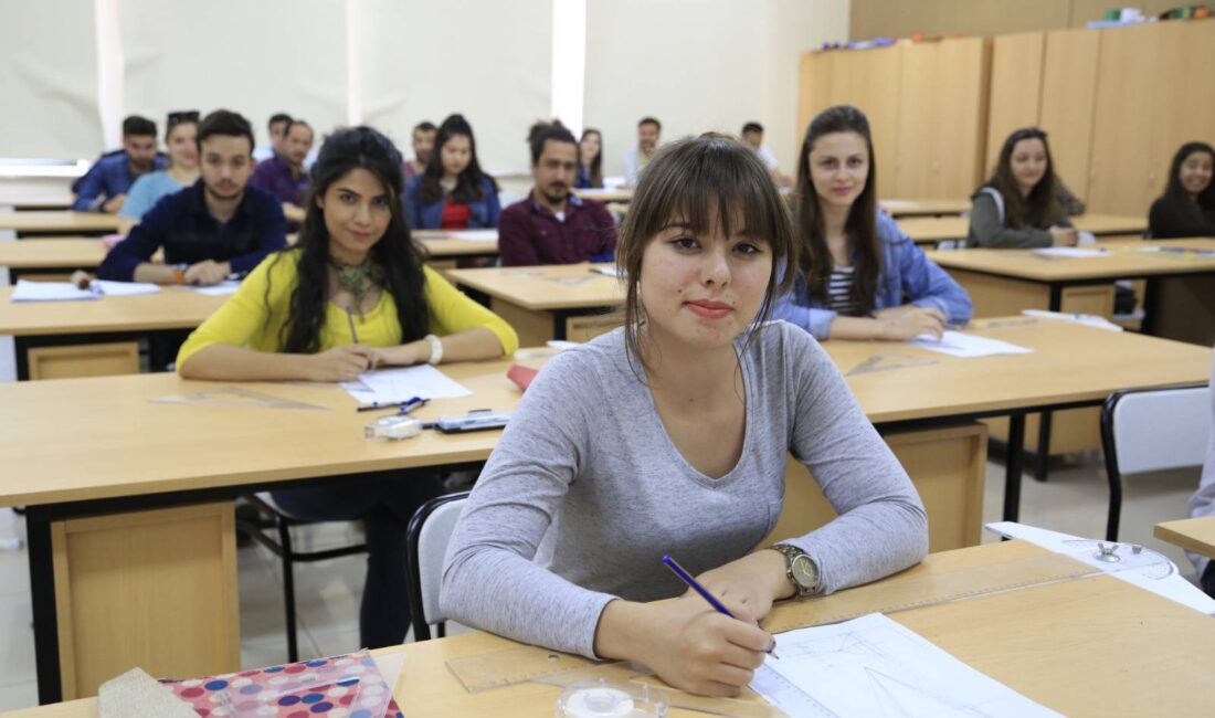 YKS’ye hazırlıkta kaygıyı yenin, başarıyı yakalayın! Güçlü zihin ve özgüvenle