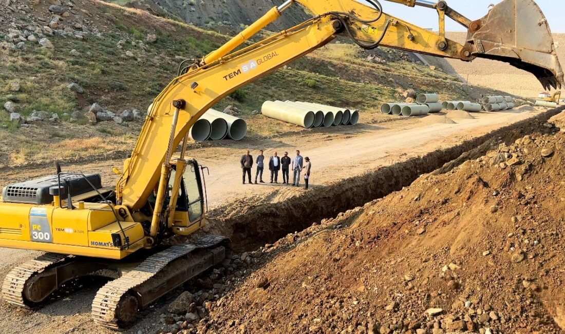 Yüksekova'da tarımda ilerleme: boru döşeme çalışmaları başladı. Bölgede sürdürülebilir tarım