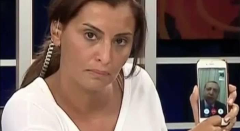 15 Temmuz'un Sembol Anı: Hande Fırat'ın Telefonundan Yükselen Direniş Çağrısı.