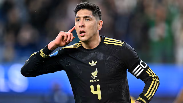 Edson Álvarez Kimdir? Futbolculuk Kariyeri Nasıl Başladı? Edson, 2014’te 16
