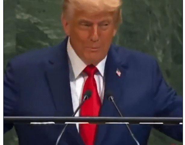 Trump'ın BM Macerası: Yürüyen Merdiven Bozuldu, Teleprompter Sustu
