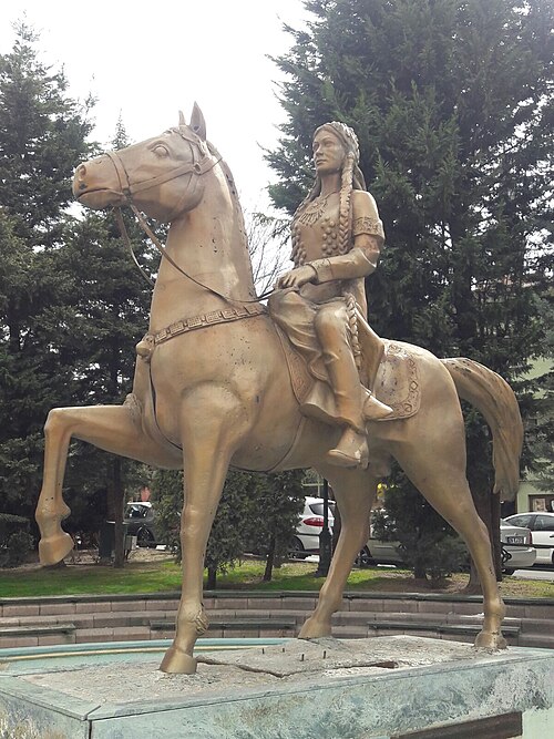 Eskişehir'de bulunan Malhun Hatun Anıtı