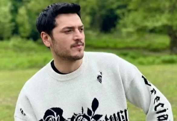 Ömer Faruk Aran Ömer Faruk Aran: Yetenek ve Bilgeliğin Yeni Yüzü *Tuğçe Binarİstanbul